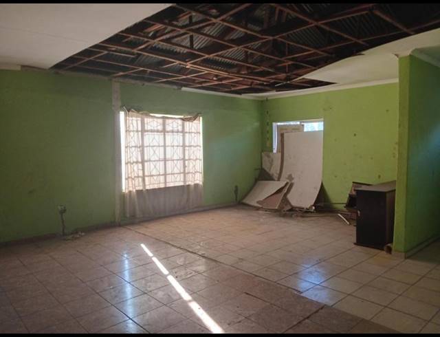 3 BEDROOM HOUSE FOR SALE IN VEREENIGING CENTRAL